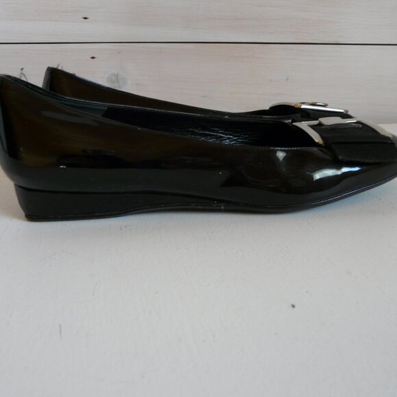 Stuart Weitzman Black Patent Leather Slip On Large Buckle Flats Sz 37 US 6.5 - Picture 3 of 14